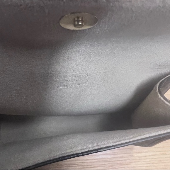 LOUIS VUITTON BELT BAG - Picture 8 of 14